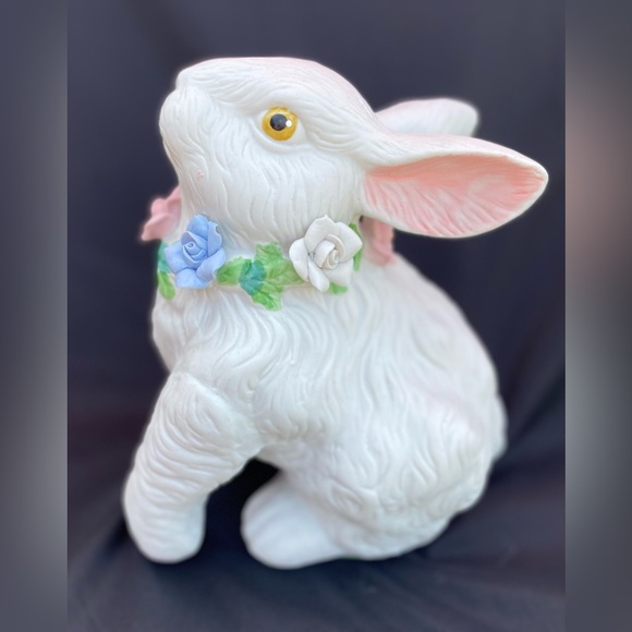 Bunny Rabbit Home Decor Figurine White Ceramic with Floral Necklace - Picture 11 of 13